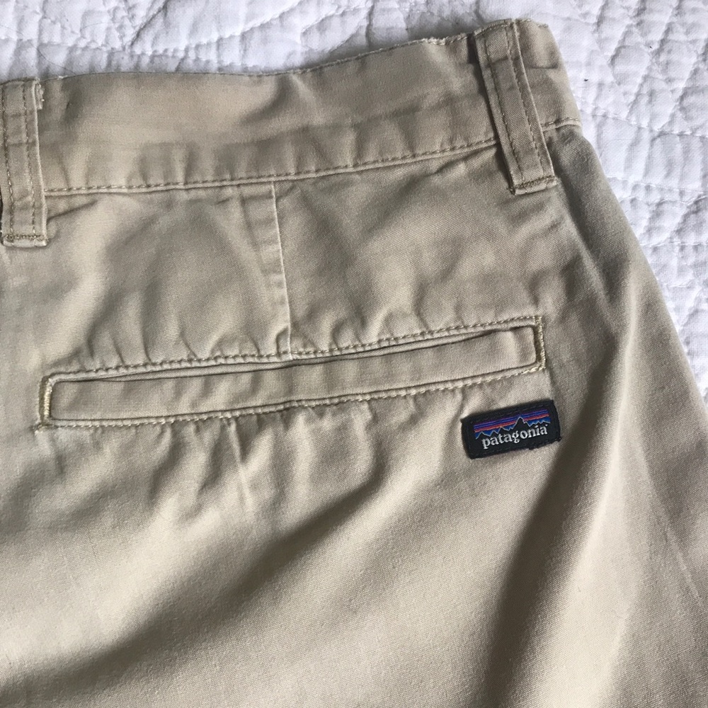 Men’s Patagonia Flat Front Khaki Shorts 34 Waist